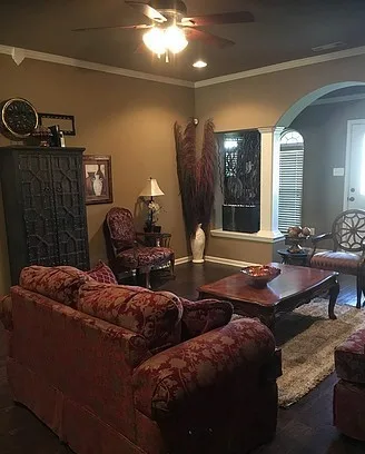 Lounge Area by Eve's Interior Decorating - Photo 16