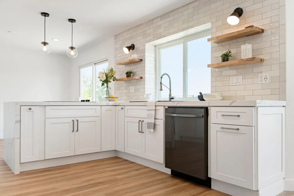 Brovia Interiors - Photo 4