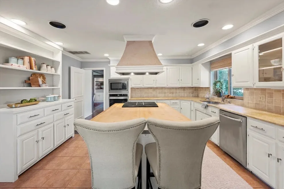 Crimson Canyon Renovation by Kirby Home Designs - Photo 2