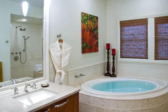 Home Living by Interior Design Solutions Maui - Photo 164