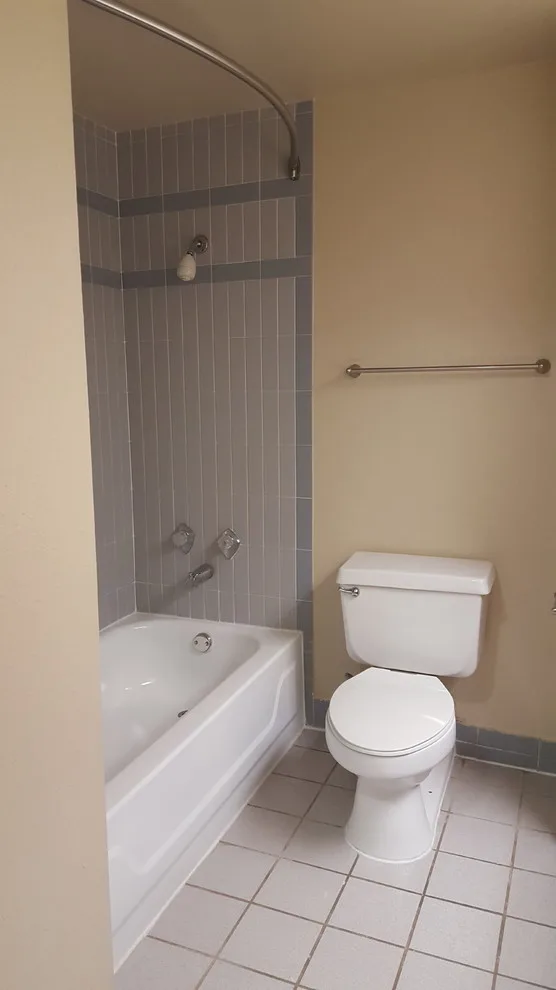 San Antonio Model Home Staging by Mummeinteriors - Photo 8