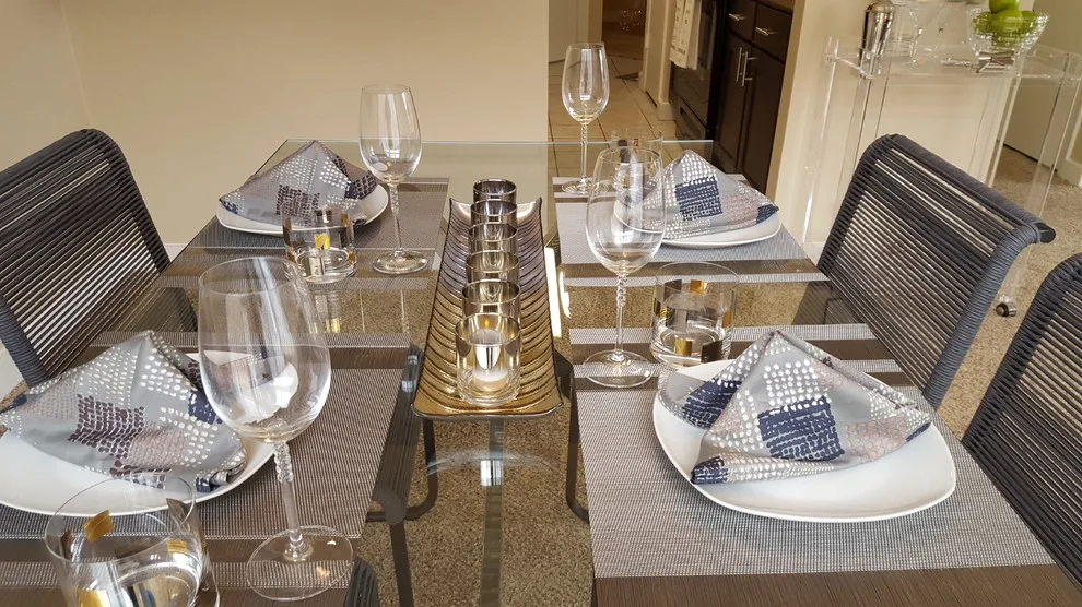 San Antonio Model Home Staging by Mummeinteriors - Photo 3