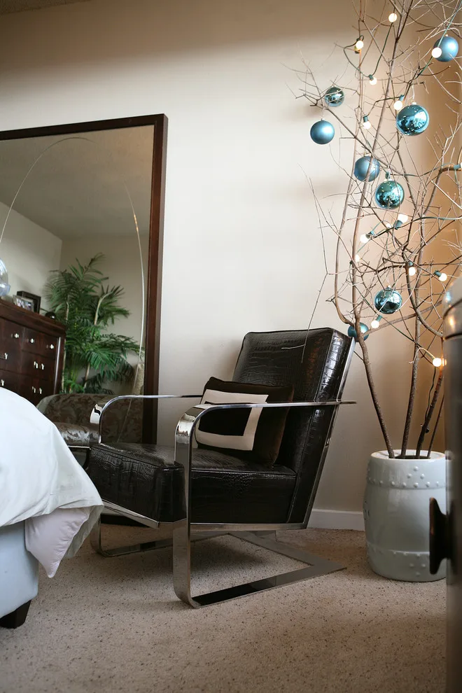 Modern Bedroom in San Antonio by Mummeinteriors - Photo 2