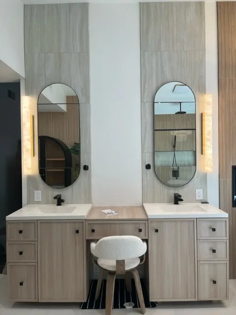 Shah Primary Bathroom by Deisi Vazquez Interiors - Photo 12