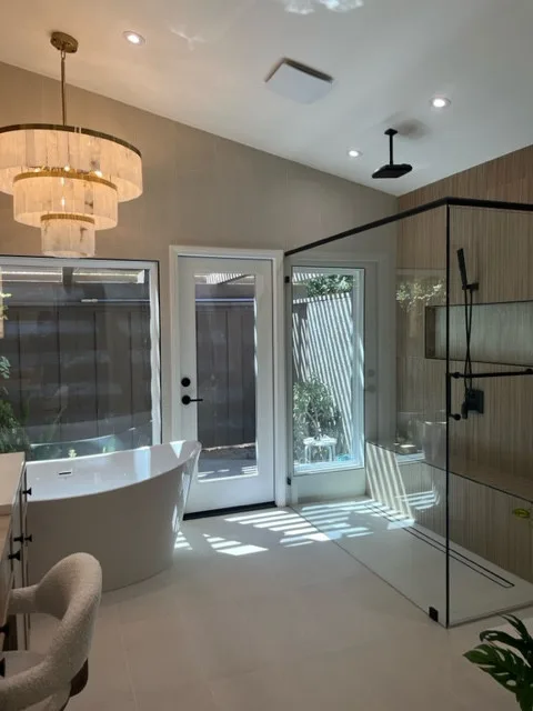 Shah Primary Bathroom by Deisi Vazquez Interiors - Photo 14