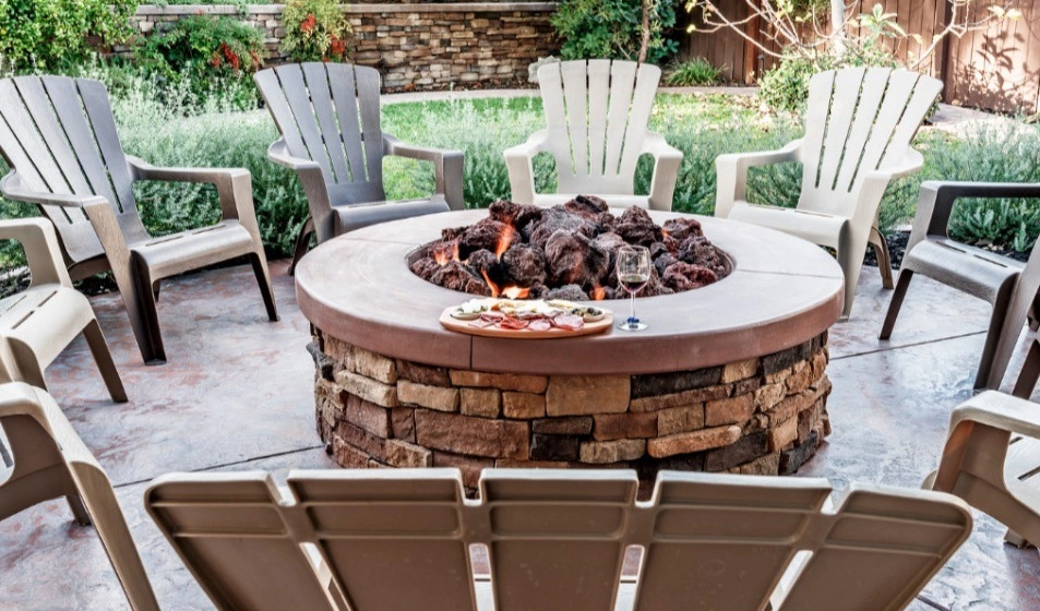 Backyard Living by Heidrich Landscaping - Photo 4