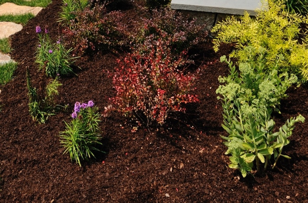 Featured Projects by Heidrich Landscaping - Photo 6