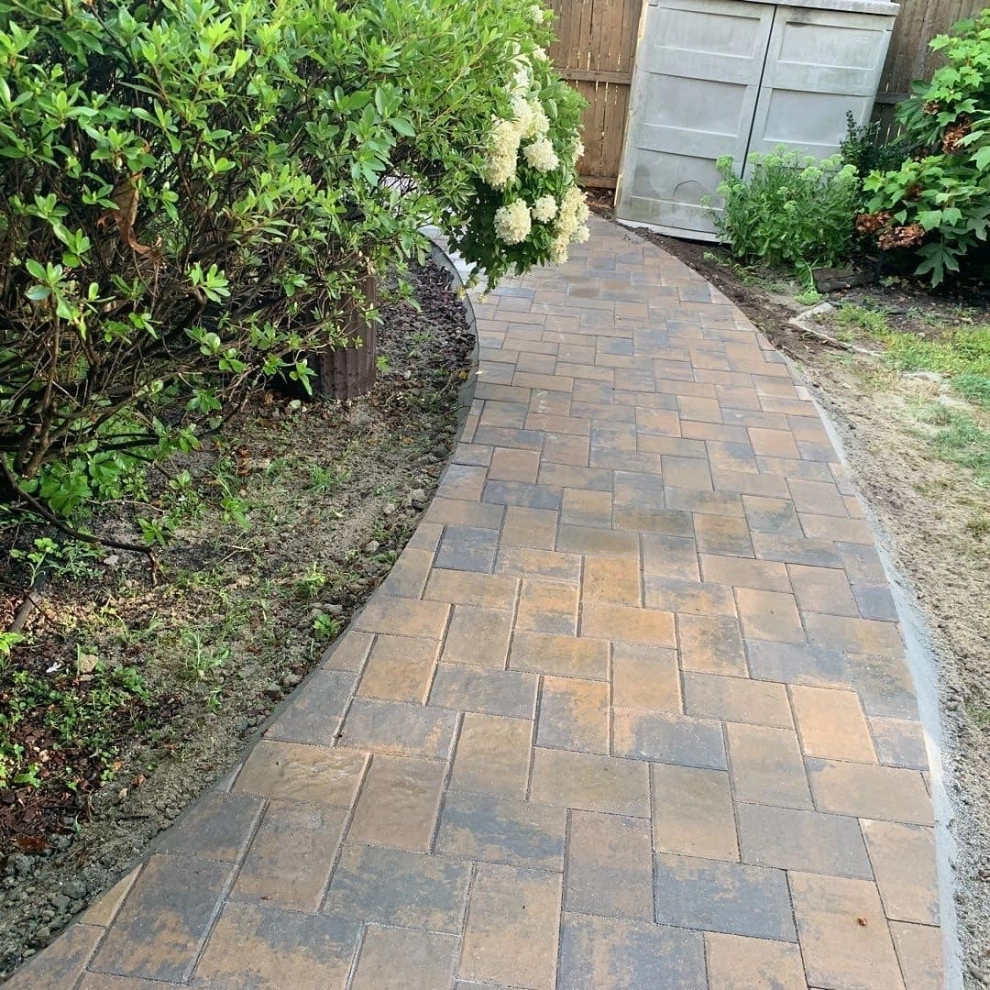 Featured Projects by Heidrich Landscaping - Photo 9