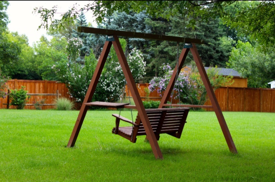 Backyard Living by Heidrich Landscaping - Photo 3