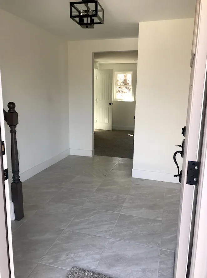 Compact Entrance Hall by Grayscale Homes - Photo 4