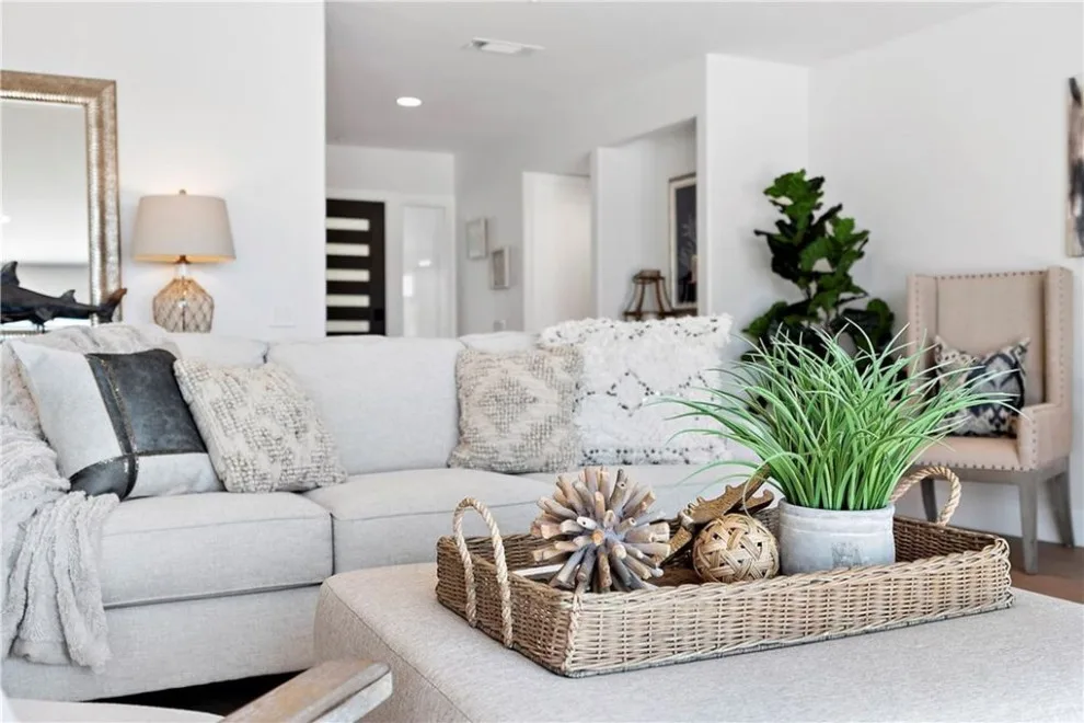 Coastal Staging by HOM Staging & Design - Photo 27