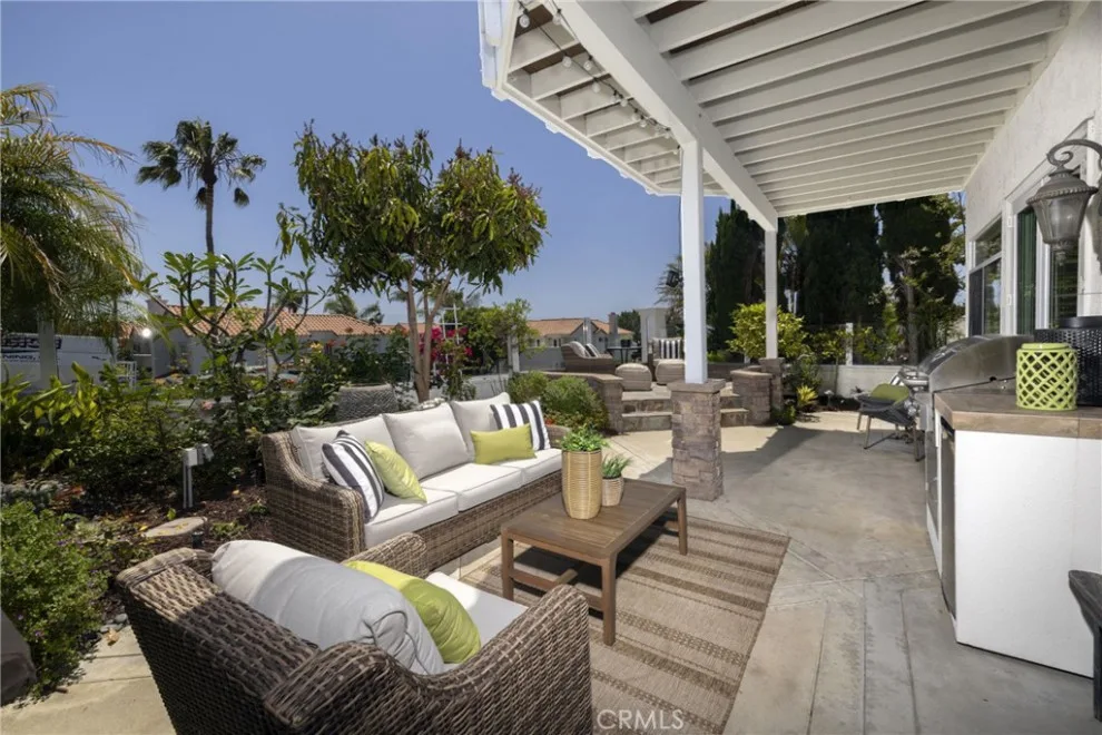 Coastal Staging by HOM Staging & Design - Photo 2