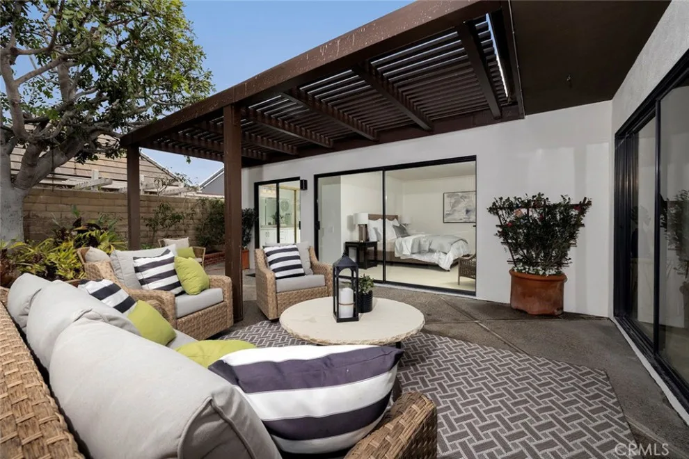 Coastal Staging by HOM Staging & Design - Photo 3