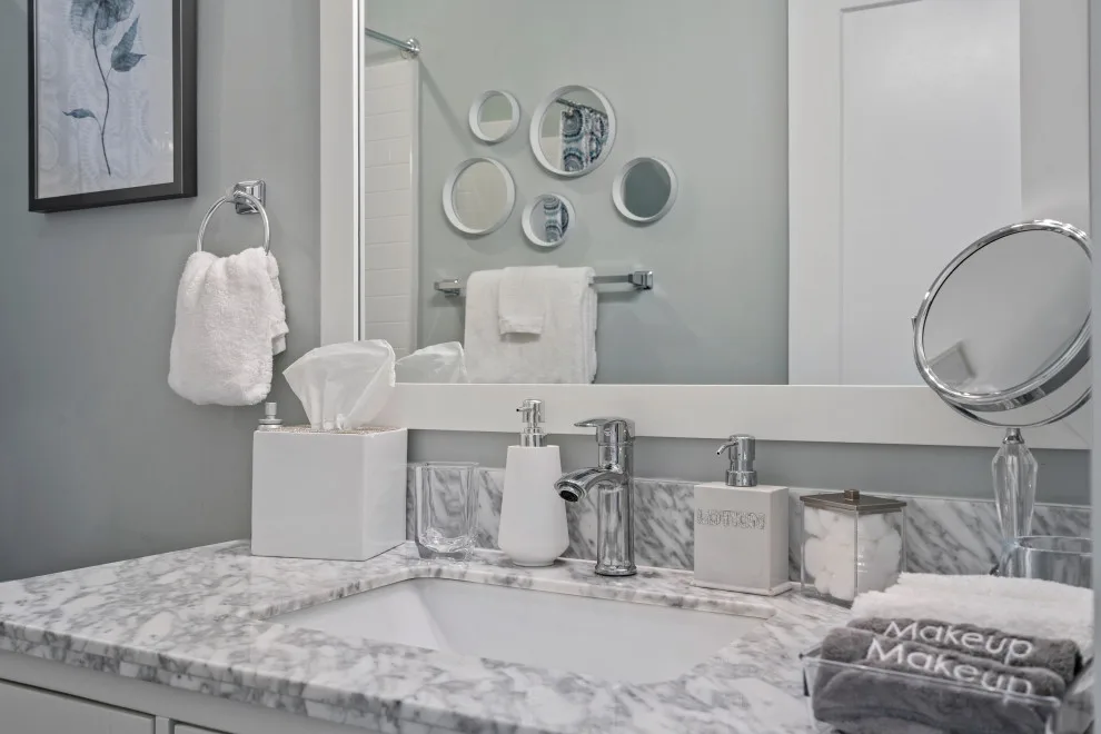 The Azure Jewel: Comprehensive AirBNB Design by Interiors À La Mode, LLC - Photo 25