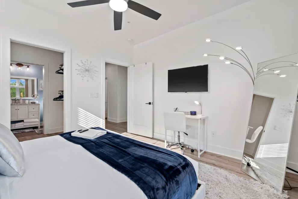 The Azure Jewel: Comprehensive AirBNB Design by Interiors À La Mode, LLC - Photo 13