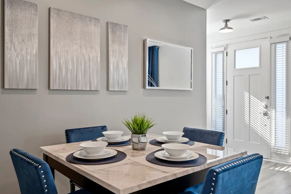 The Azure Jewel: Comprehensive AirBNB Design by Interiors À La Mode, LLC - Photo 18