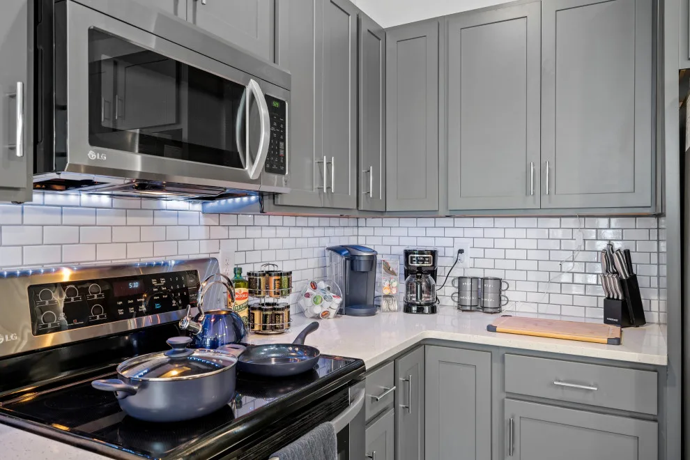 The Azure Jewel: Comprehensive AirBNB Design by Interiors À La Mode, LLC - Photo 17
