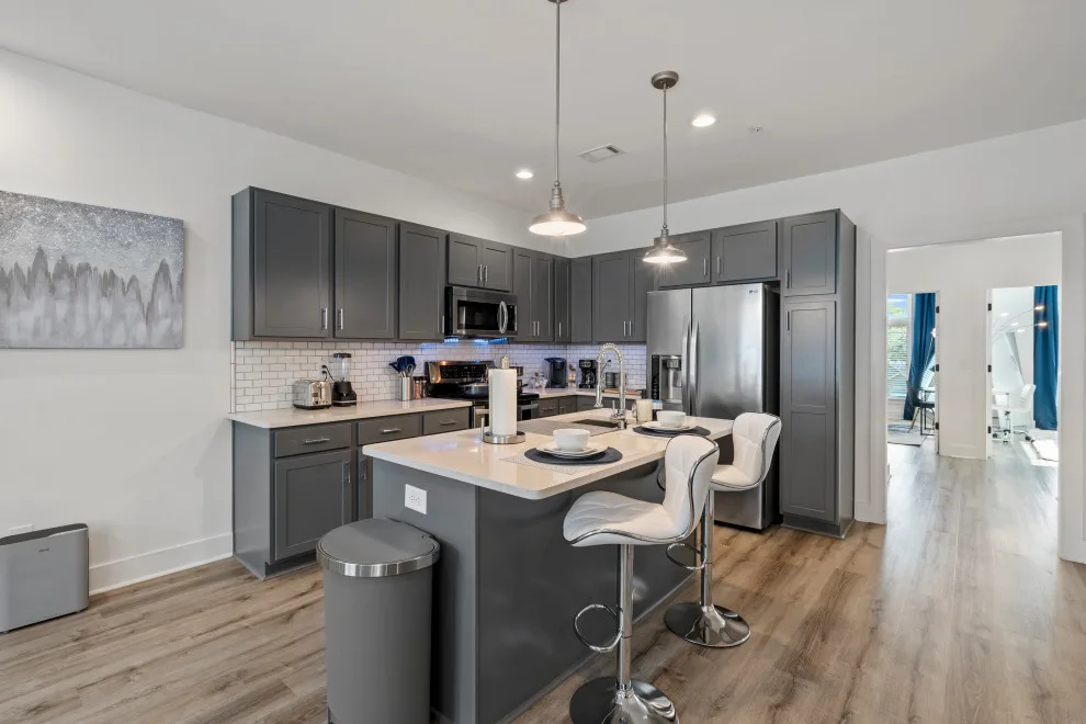 The Azure Jewel: Comprehensive AirBNB Design by Interiors À La Mode, LLC - Photo 2