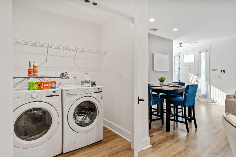 The Azure Jewel: Comprehensive AirBNB Design by Interiors À La Mode, LLC - Photo 15