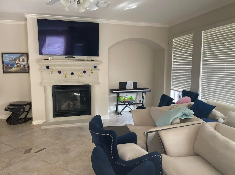Lavender And Gray Interiors - Photo 12