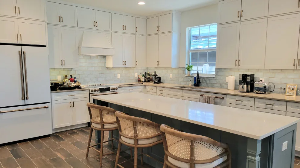 Adrienne's Decor, LLC - Photo 3