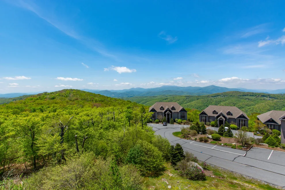 Renovated Condominium in Sugar Mountain, NC by RYS Interior Consulting - Photo 17