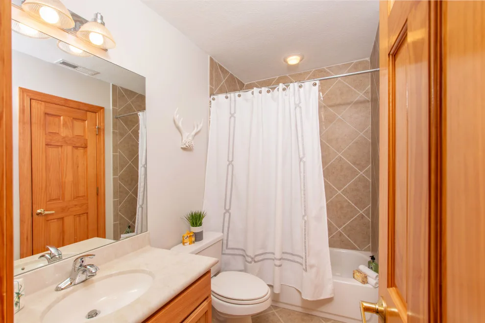 Renovated Condominium in Sugar Mountain, NC by RYS Interior Consulting - Photo 33
