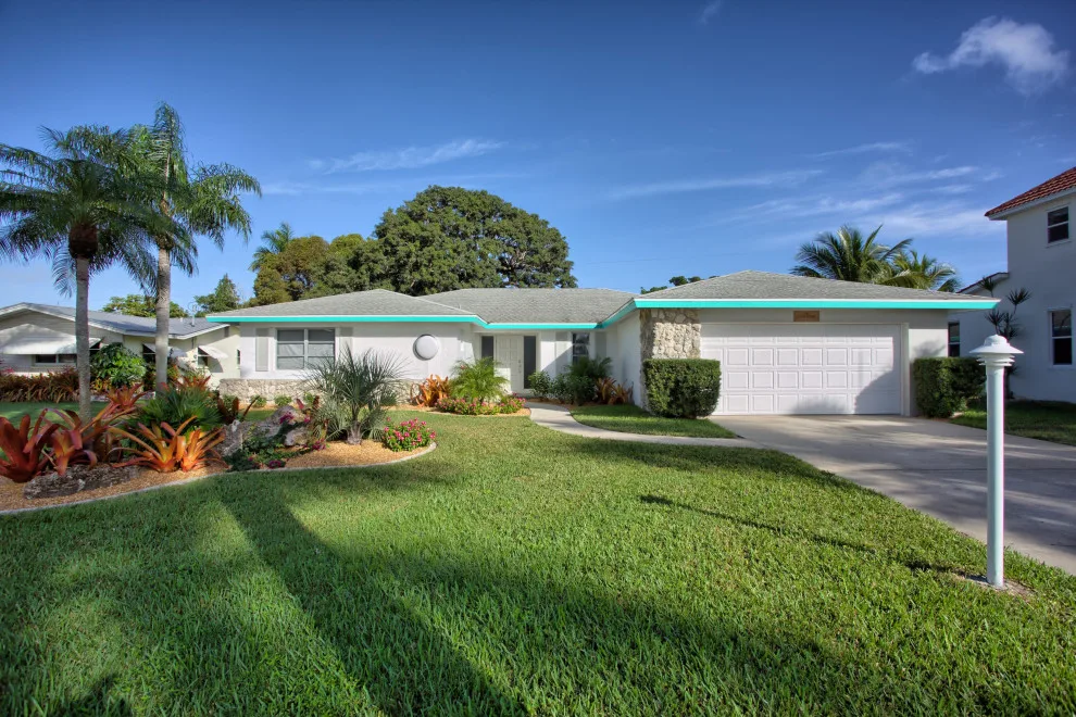 Coral Eclipse Vacation Rental by Teri Meagher - Photo 13