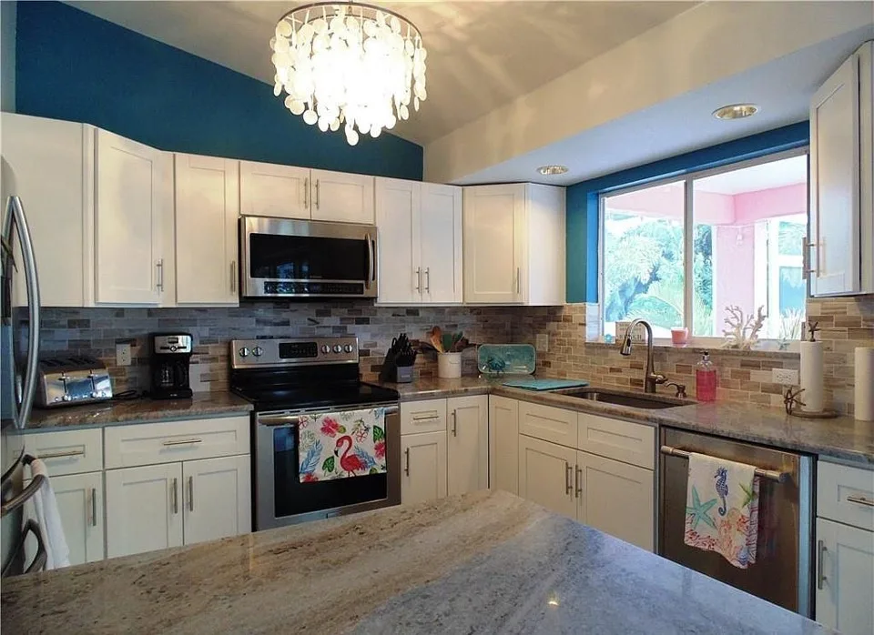 Lil Crab Vacation Rental by Teri Meagher - Photo 3
