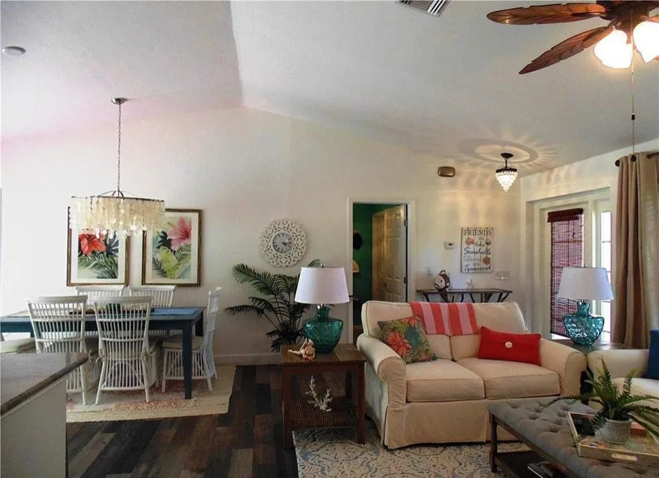 Lil Crab Vacation Rental by Teri Meagher - Photo 2