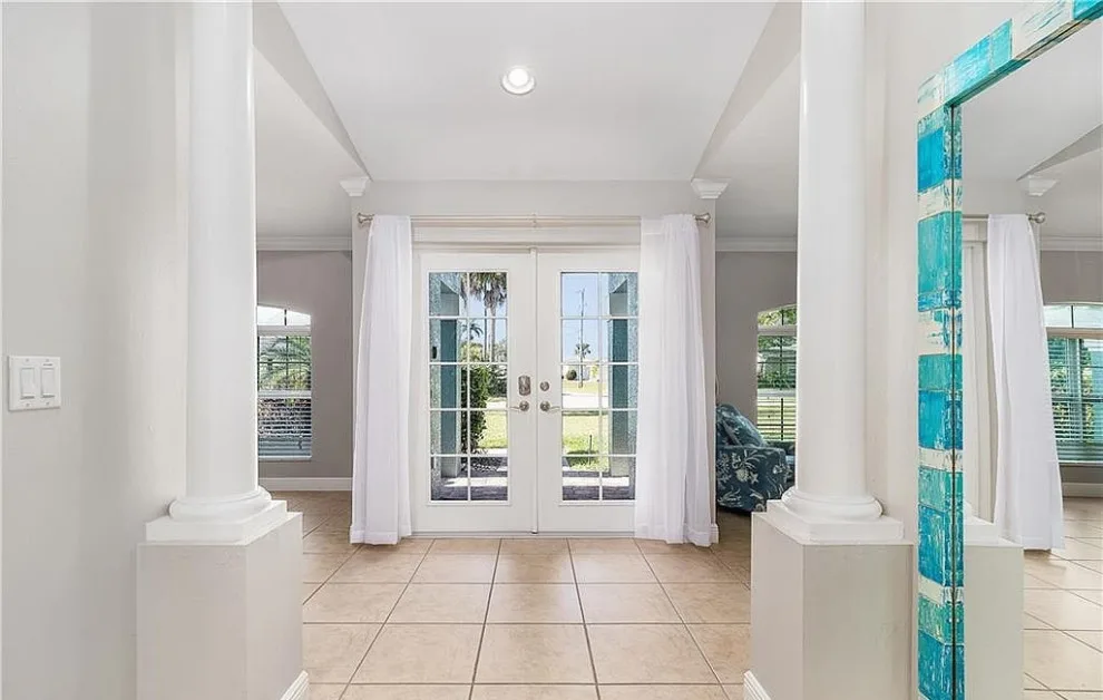 Lucky You Vacation Rental by Teri Meagher - Photo 2