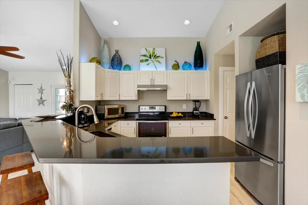 Holiday Rental - Yolo by Teri Meagher - Photo 13
