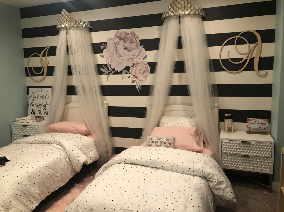 Lavender And Gray Interiors - Photo 14