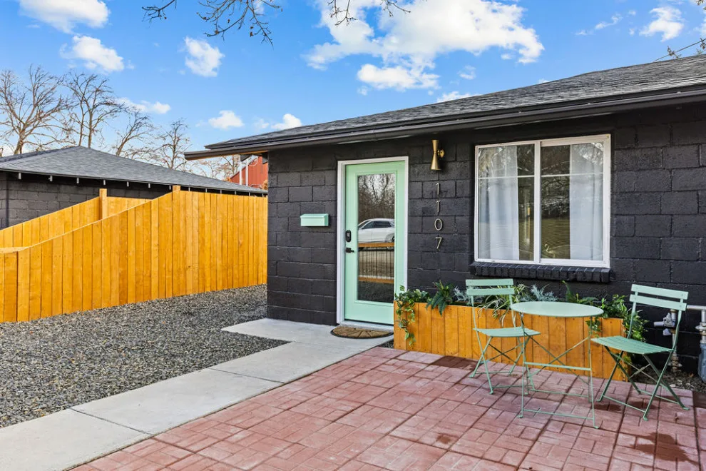 1107 Williamsburg Avenue by Aisling Designs - Photo 10