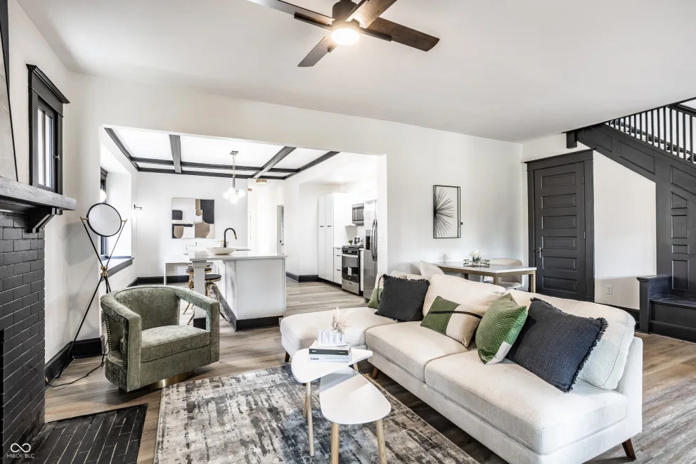 Main Street by House Of Sleek - Photo 2