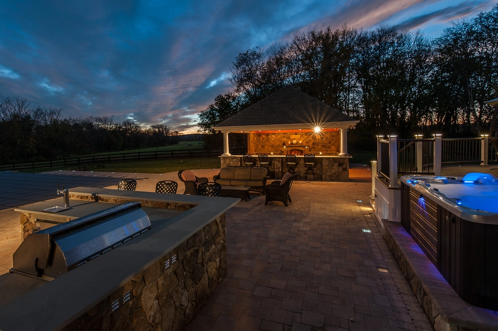 Leesburg, Beautiful Outdoor Living Experience by Holloway Company Inc. - Photo 9