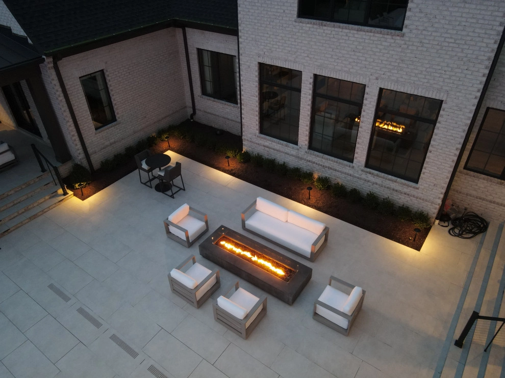 Leesburg Luxury by Holloway Company Inc. - Photo 4