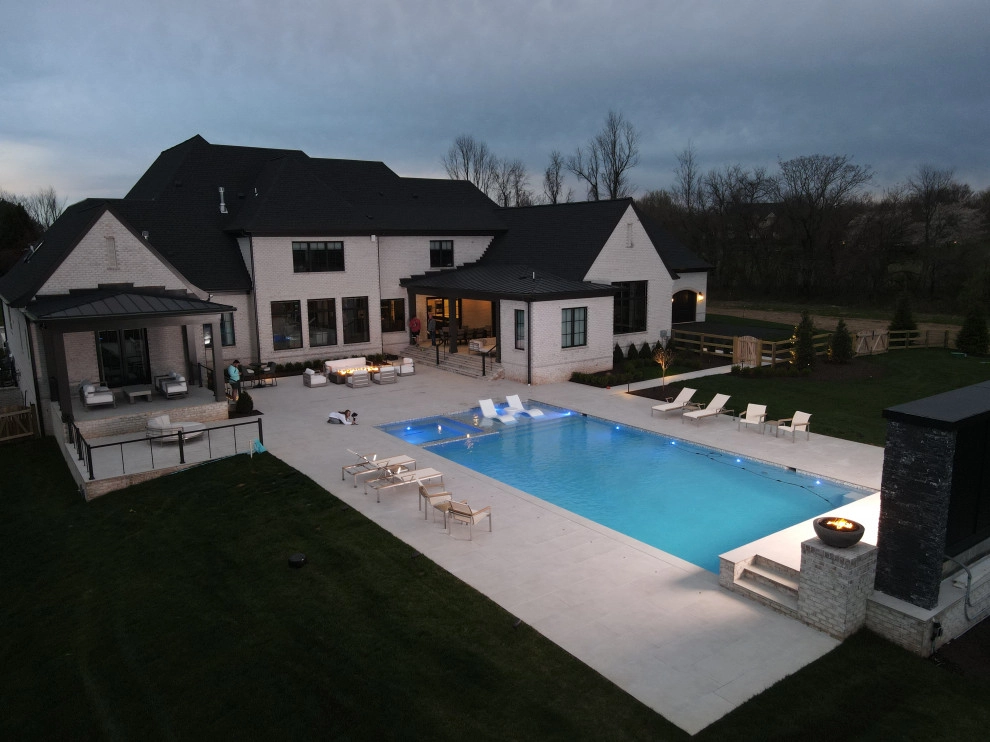 Leesburg Luxury by Holloway Company Inc. - Photo 7