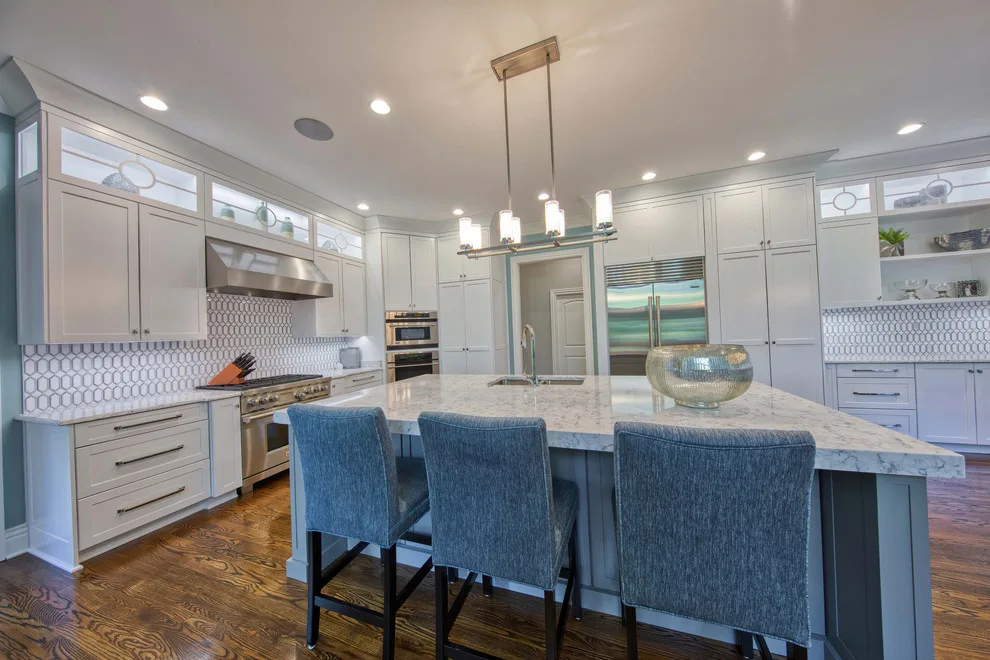 2019: An Enchanting White Kitchen with a Spacious Island by Lisa Lynn Designs Home Store & Design Studio - Photo 7