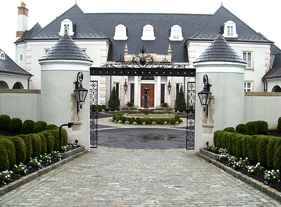 Estates by Holly Days Nursery & Landscaping - Photo 4