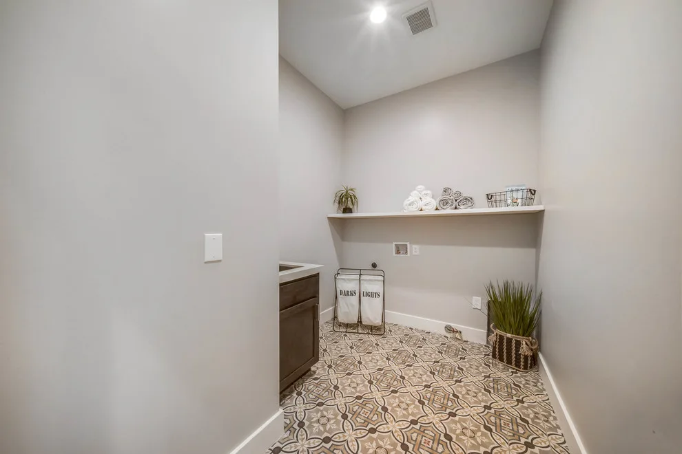 Crown Hill - Interior Design, Construction, and Merchandising by Four Seasons Design Team - Photo 20