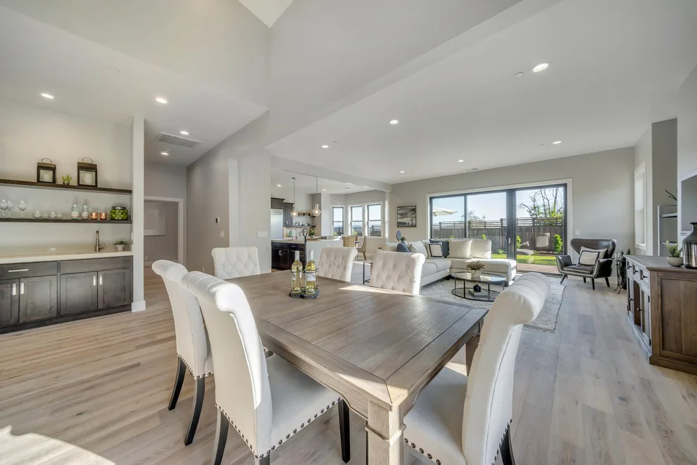Crown Hill - Interior Design, Construction, and Merchandising by Four Seasons Design Team - Photo 13