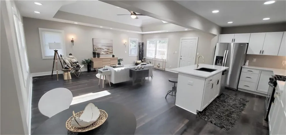 Forty-Second Avenue by House Of Sleek - Photo 2