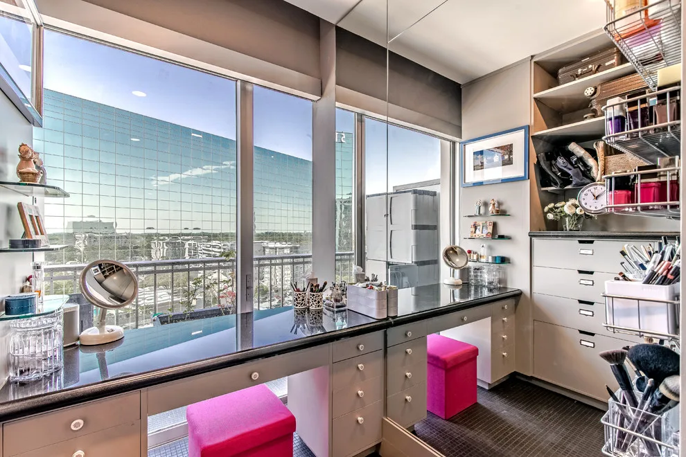 5050 - Interior Decor by Lyrd Interiors - Photo 4