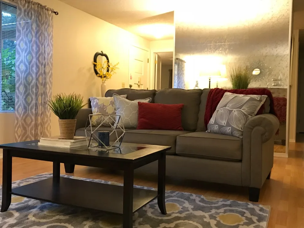 67th Avenue Gig Harbor by Peninsula Home Staging - Photo 2