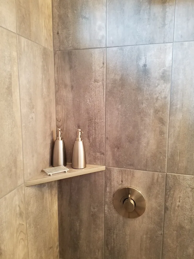 1980s Bathtub Transformation by Destijl Interiors - Photo 19