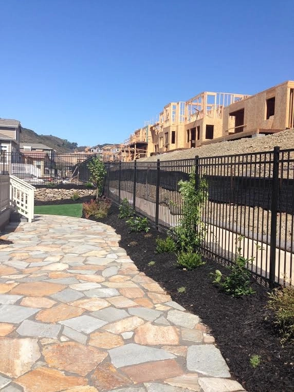 Low Maintenance yard by Home & Garden Construction Group - Photo 4