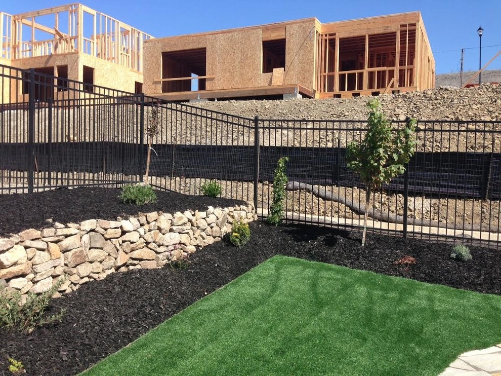 Low Maintenance yard by Home & Garden Construction Group - Photo 3
