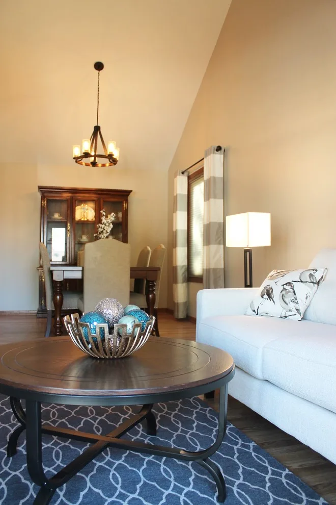 Revamp Mansion by C & T Design Company - Photo 10