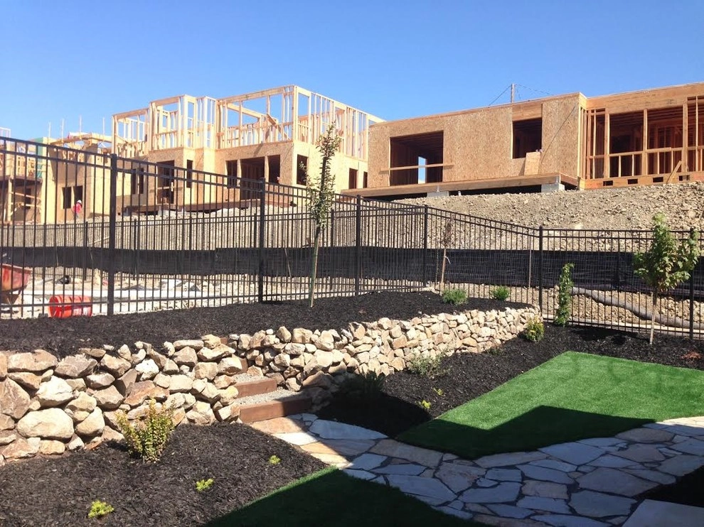 Low Maintenance yard by Home & Garden Construction Group - Photo 2